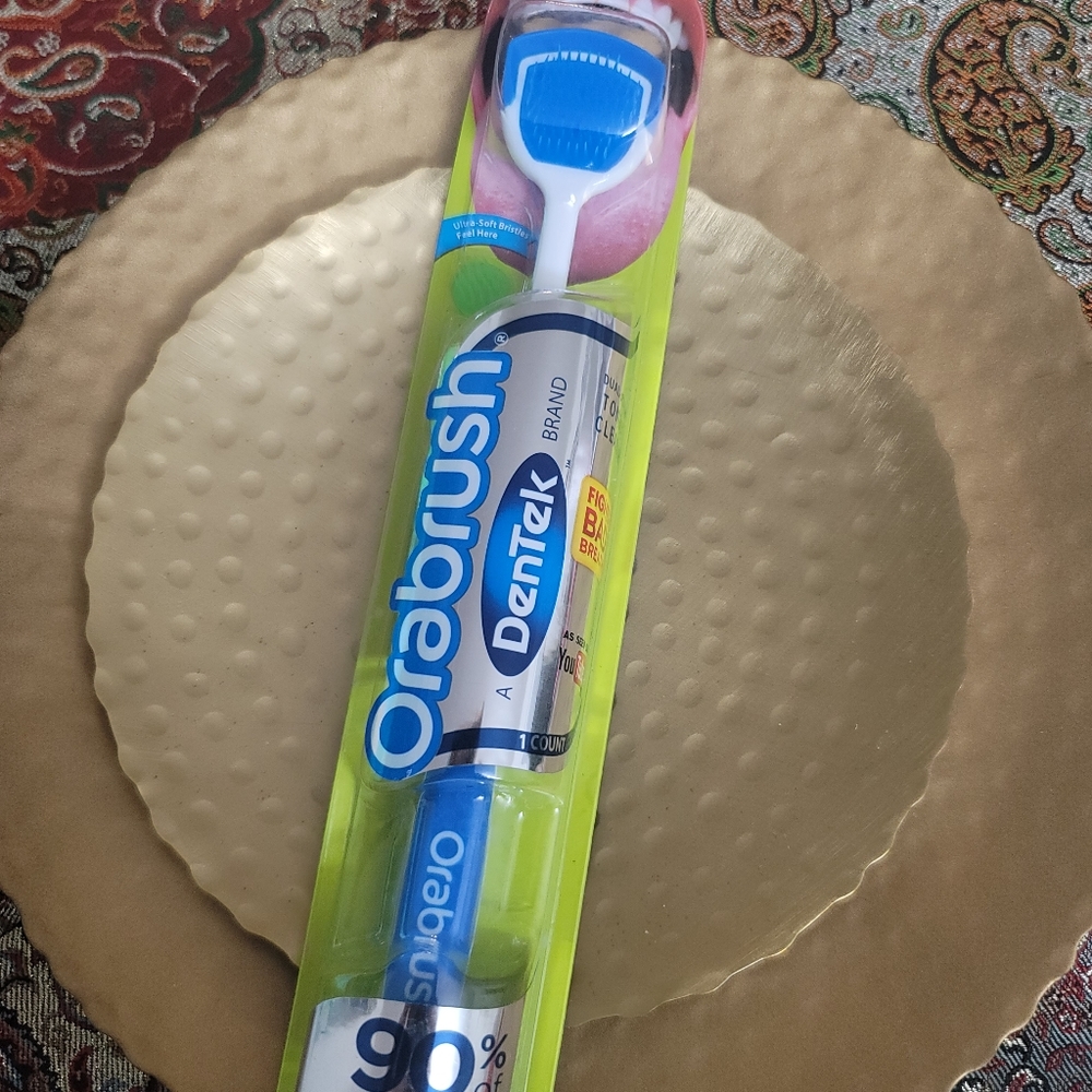 NWT Dentek Orabrush Tongue cleaner